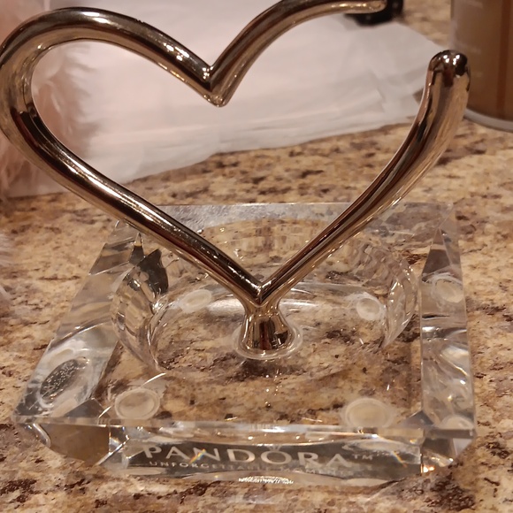 Pandora crystal and silver open heart ring holder. Unforgettable moments - Picture 1 of 4